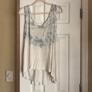 Long tye dye tank.